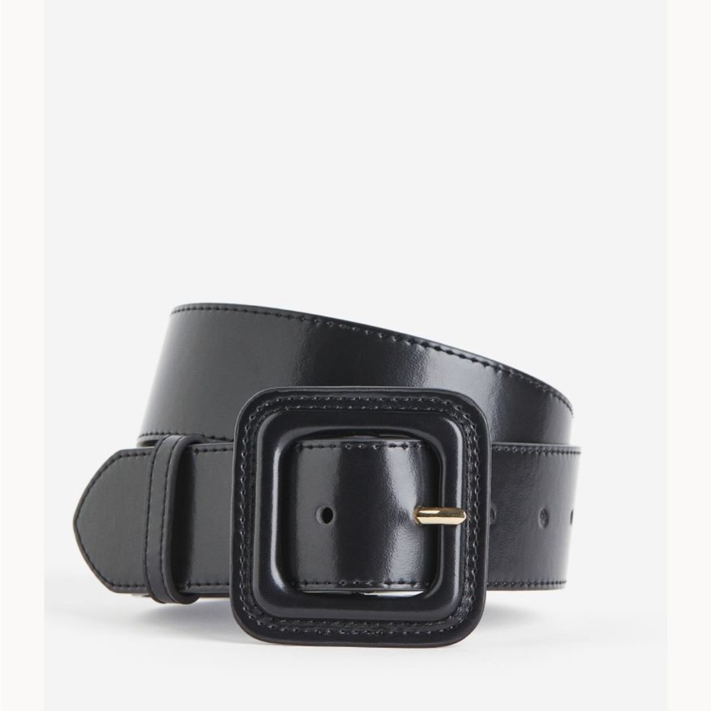 H&M 31" length  -1/2 " wide - Black Belt  size medium
